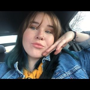 Meet your Posher, Lacey